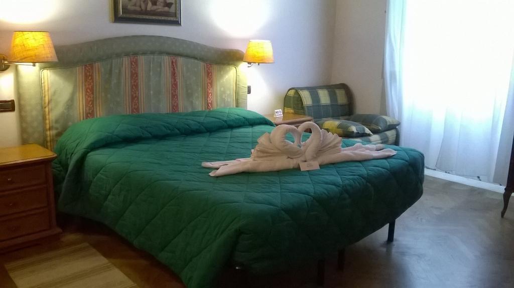 Hotel Ely Виареджо Номер фото