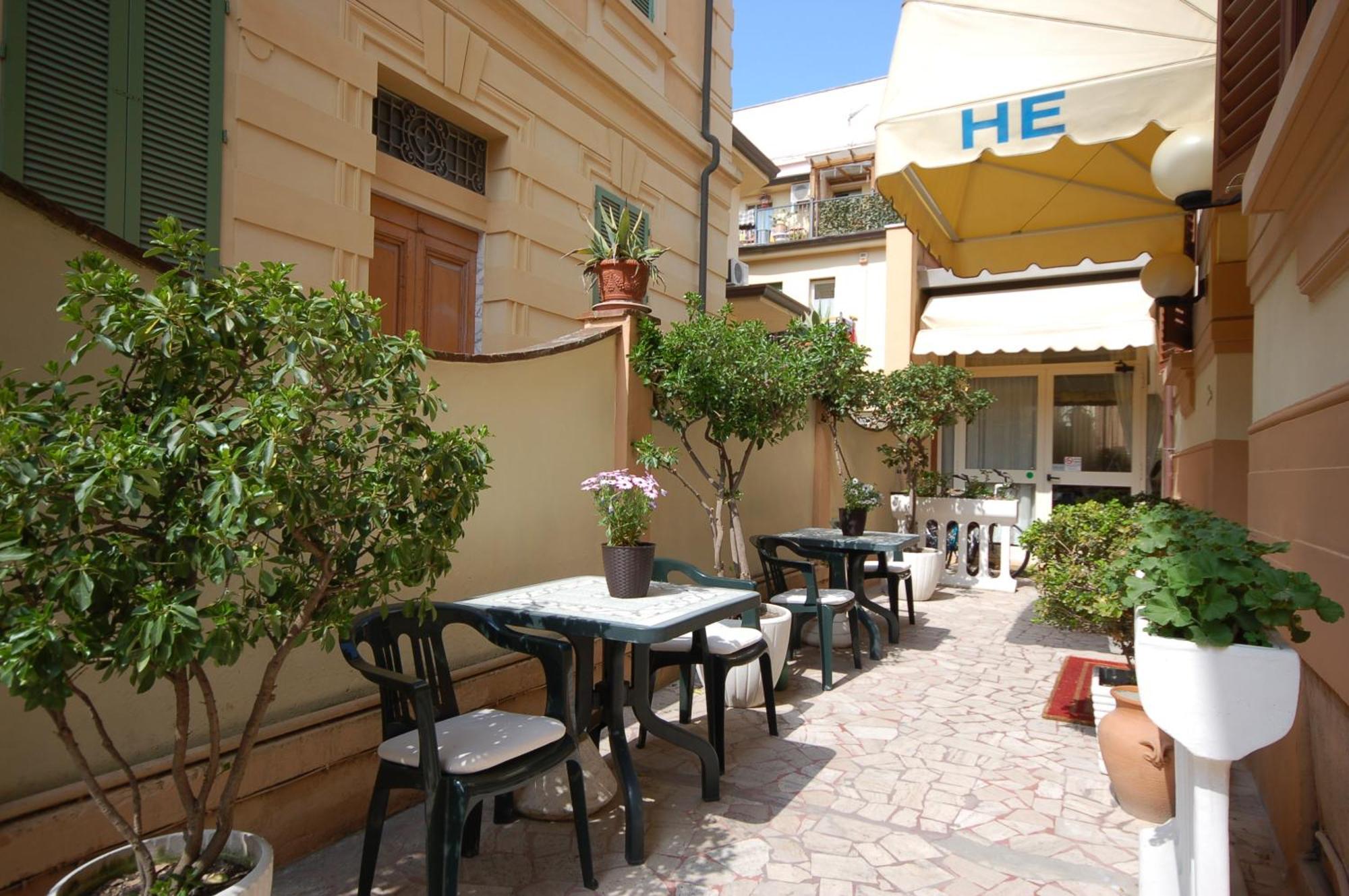 Hotel Ely Виареджо Экстерьер фото