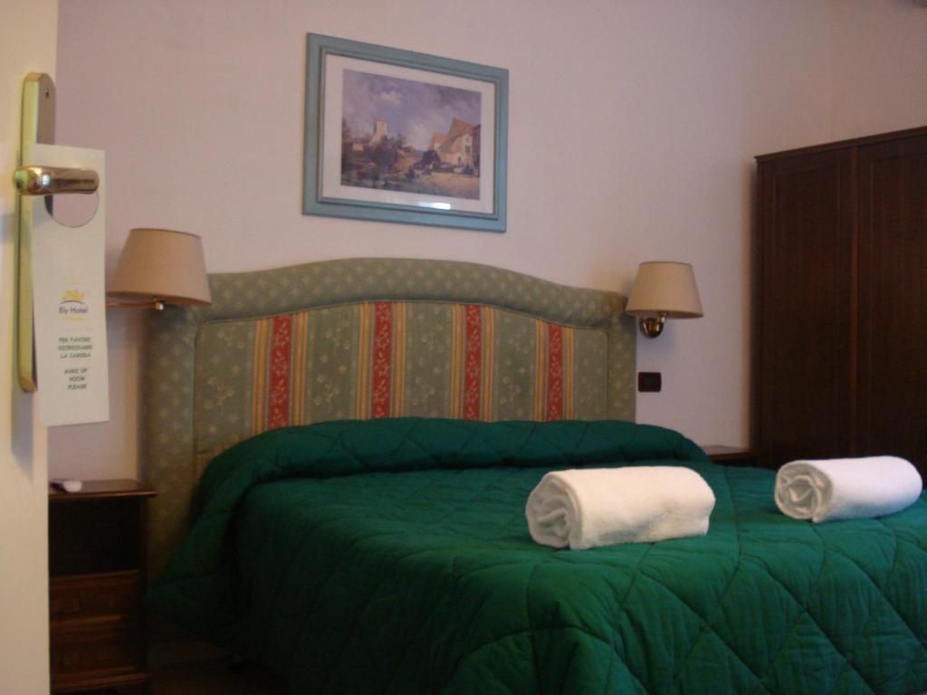 Hotel Ely Виареджо Номер фото