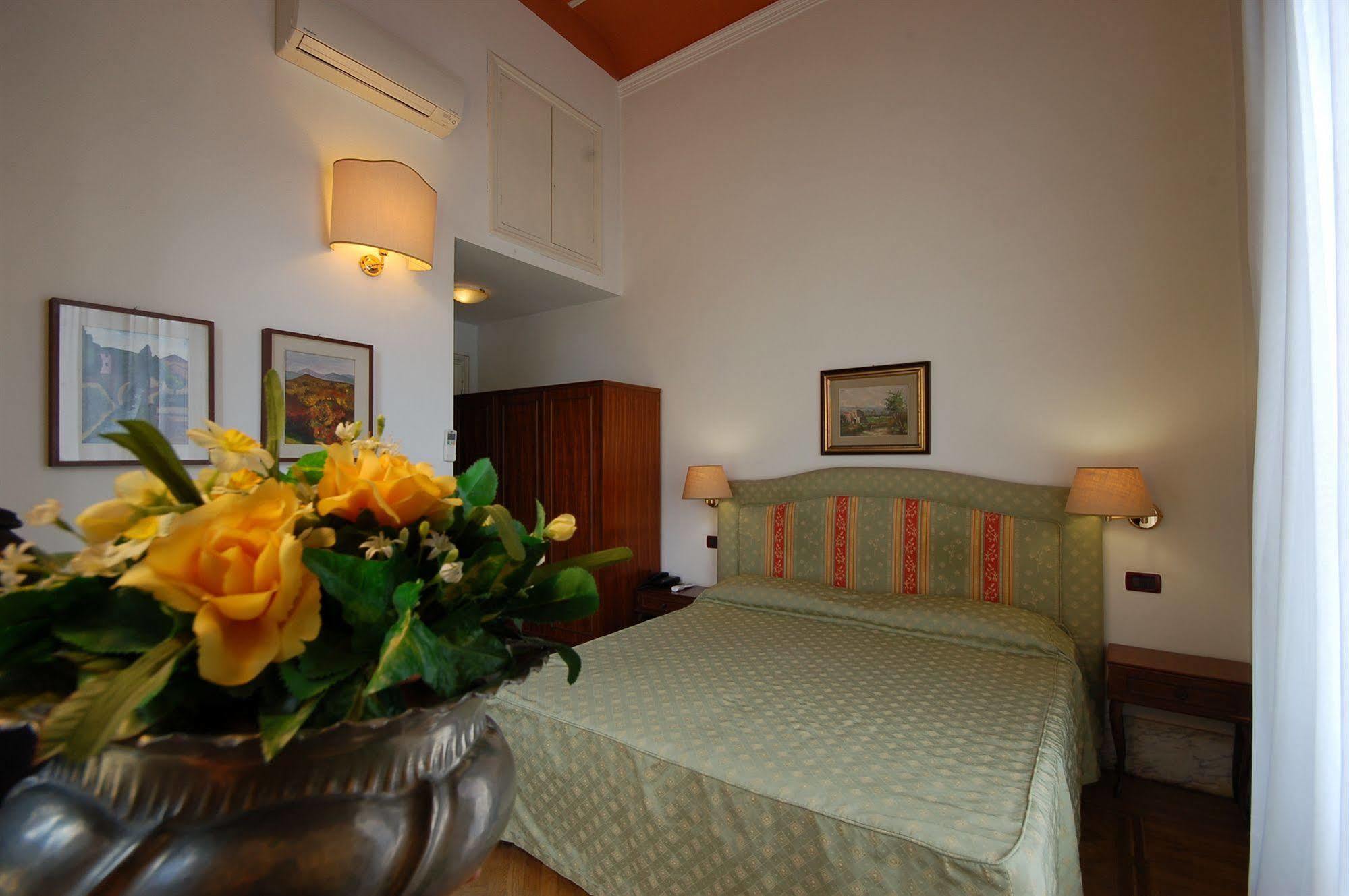 Hotel Ely Виареджо Экстерьер фото