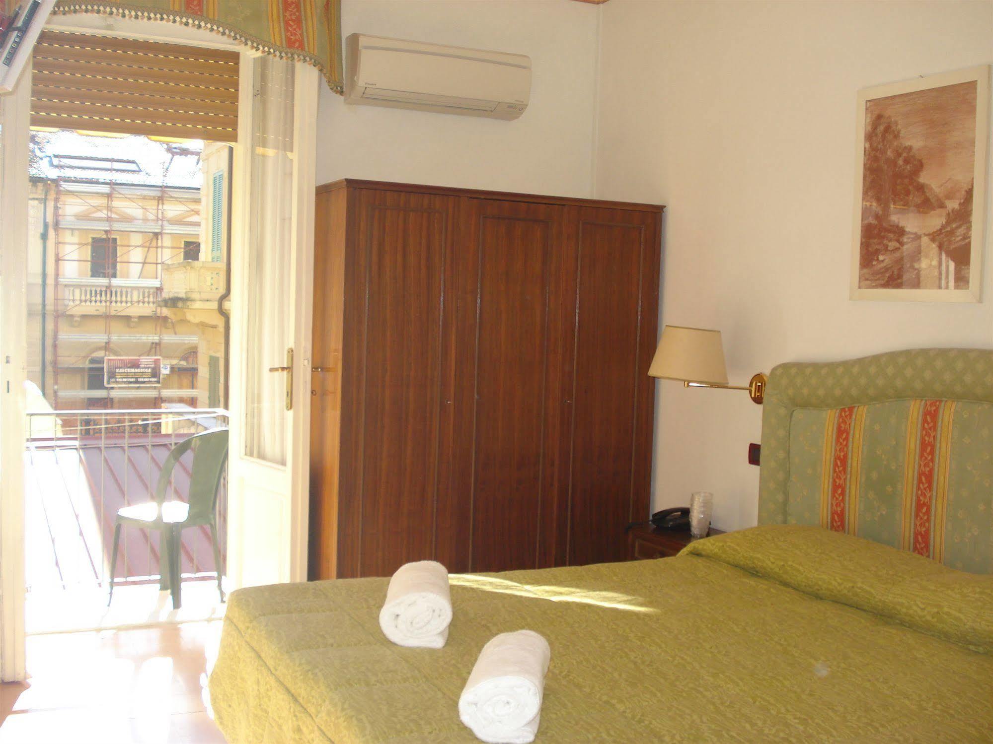 Hotel Ely Виареджо Экстерьер фото