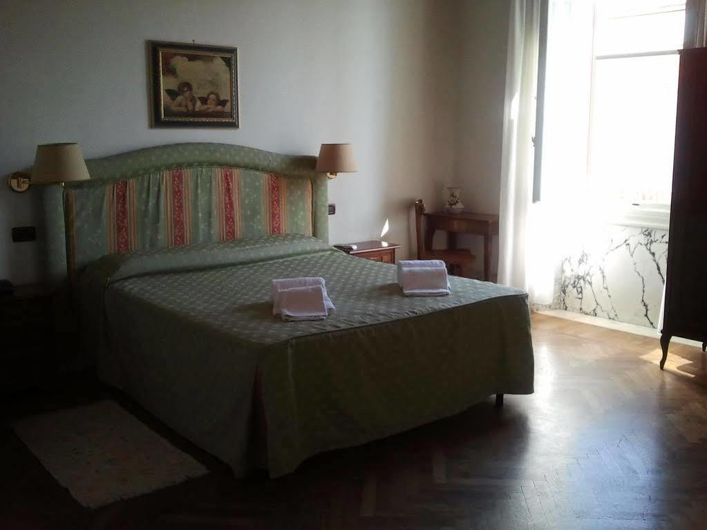 Hotel Ely Виареджо Экстерьер фото